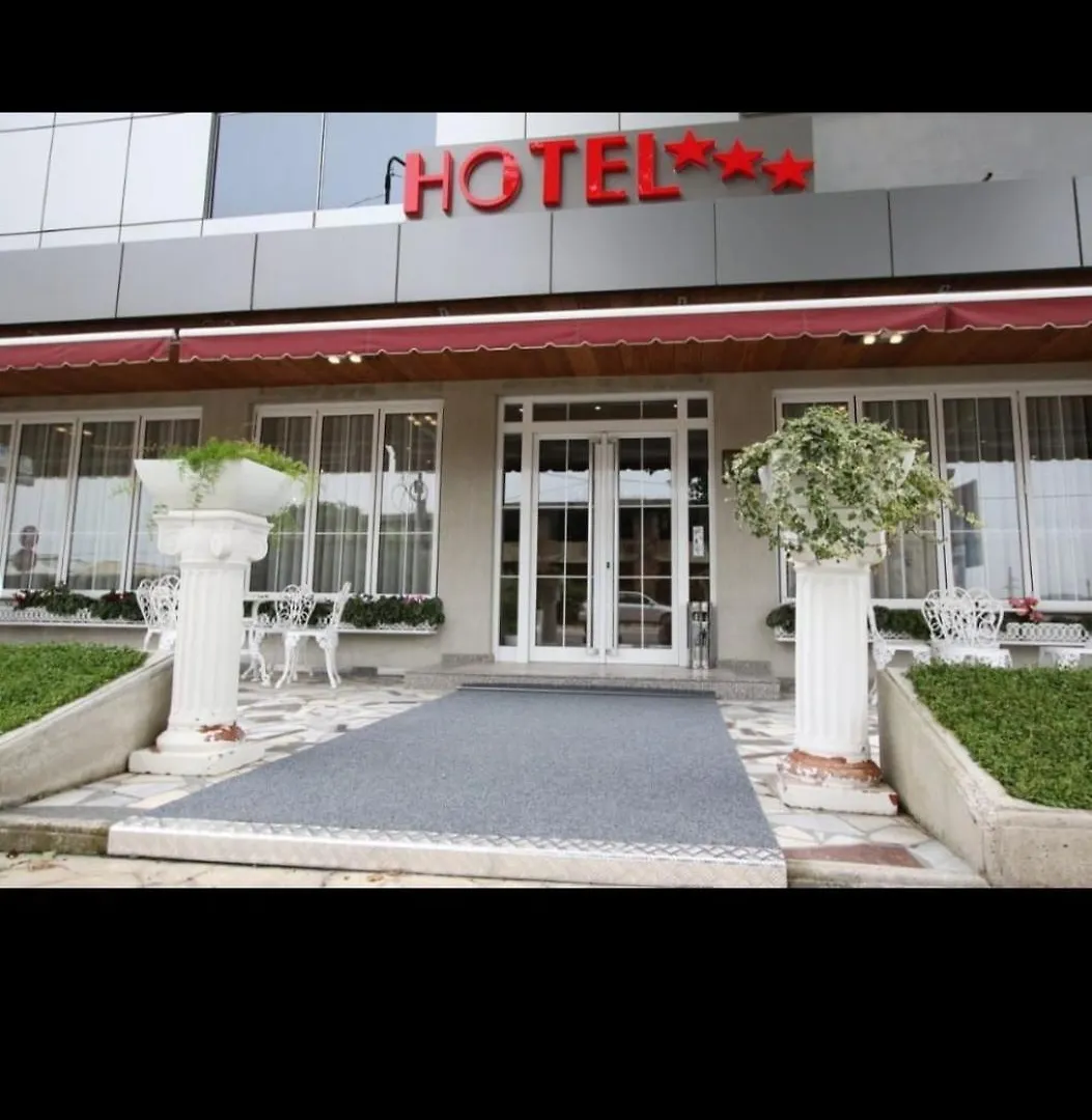 ***  Aulona Hotel Fier Albania